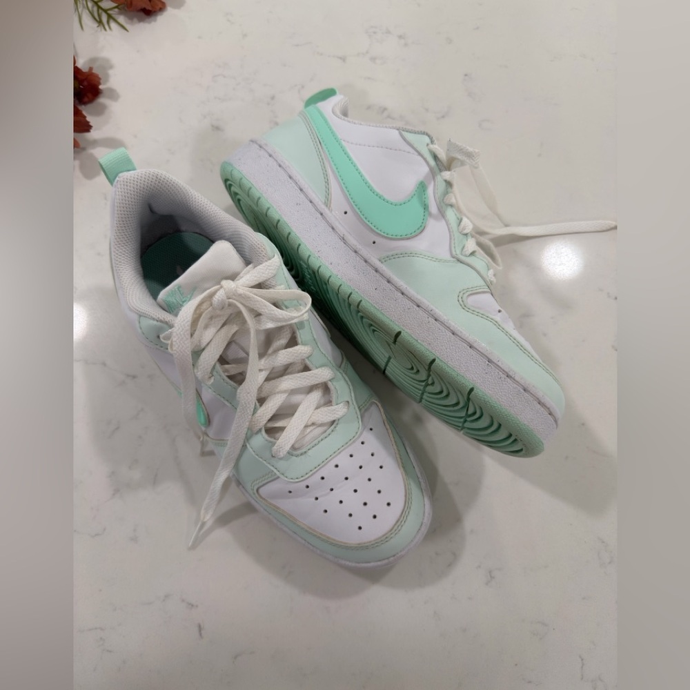 Nike Women's Sneakers in Mint and White - Picture 3 of 13